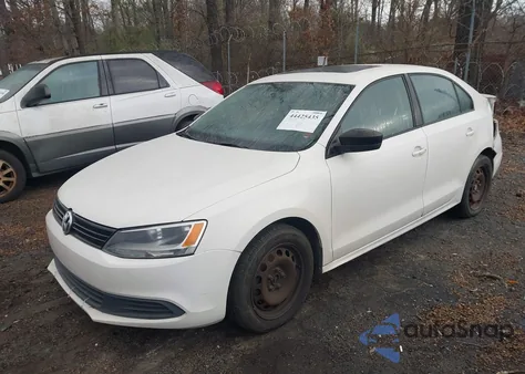 2012 Volkswagen Jetta 2.0L S z USA, uszkodzony, nr VIN 3VW1K7AJ9CM333830